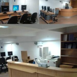 Wnętrze kserokopiarni Xeroteka Sopot - nowoczesne urządzenia do kserowania i drukowania